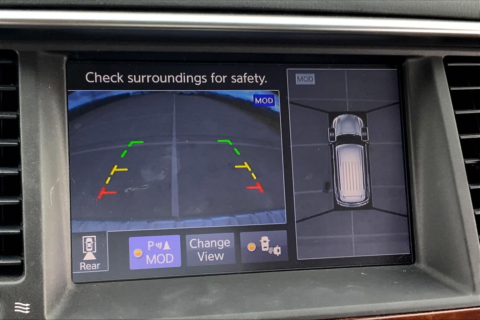 2019 INFINITI QX80 photo 31 of 37