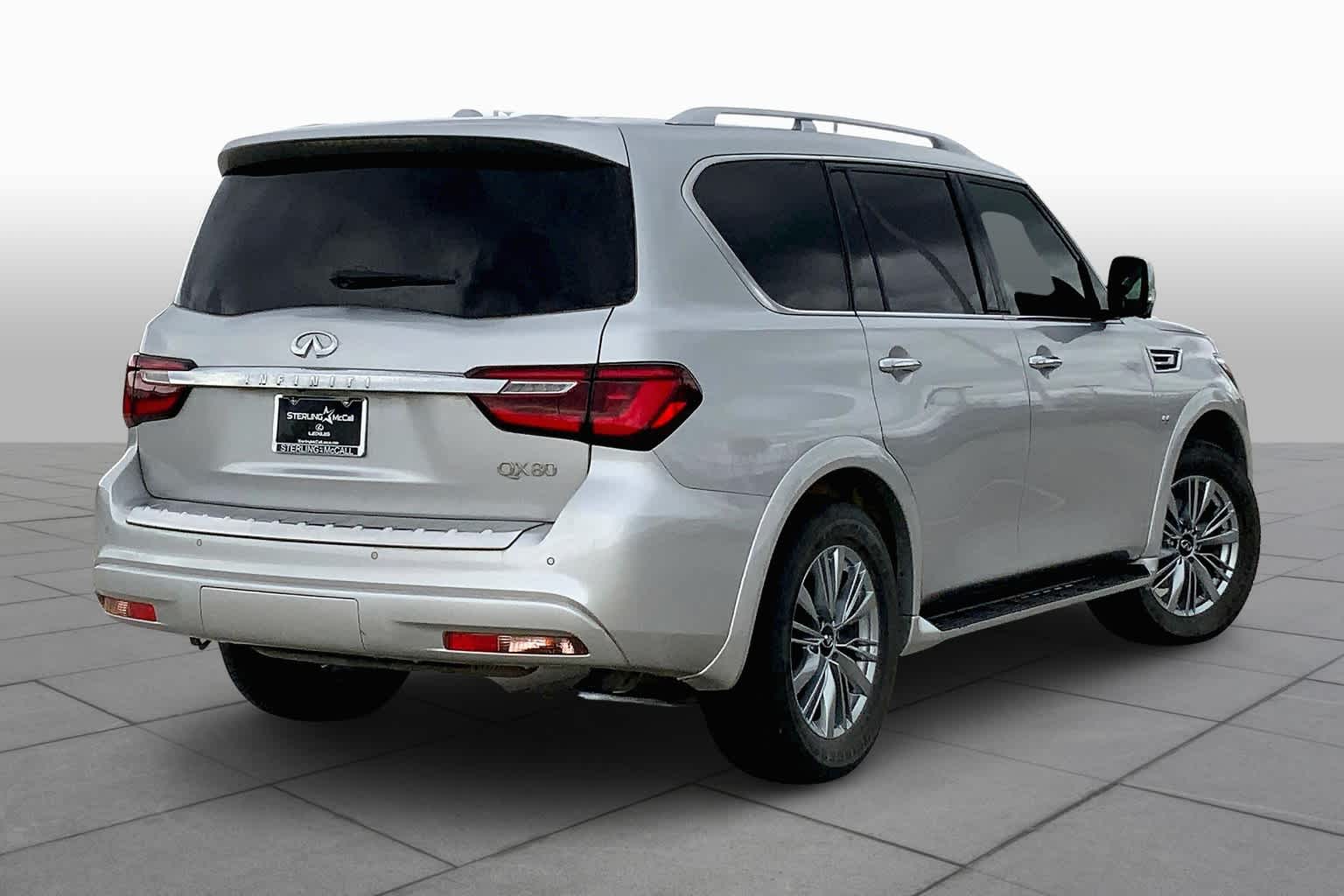 2019 INFINITI QX80 photo 13 of 37