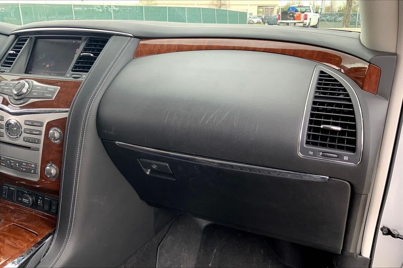 2019 INFINITI QX80 photo 19 of 37