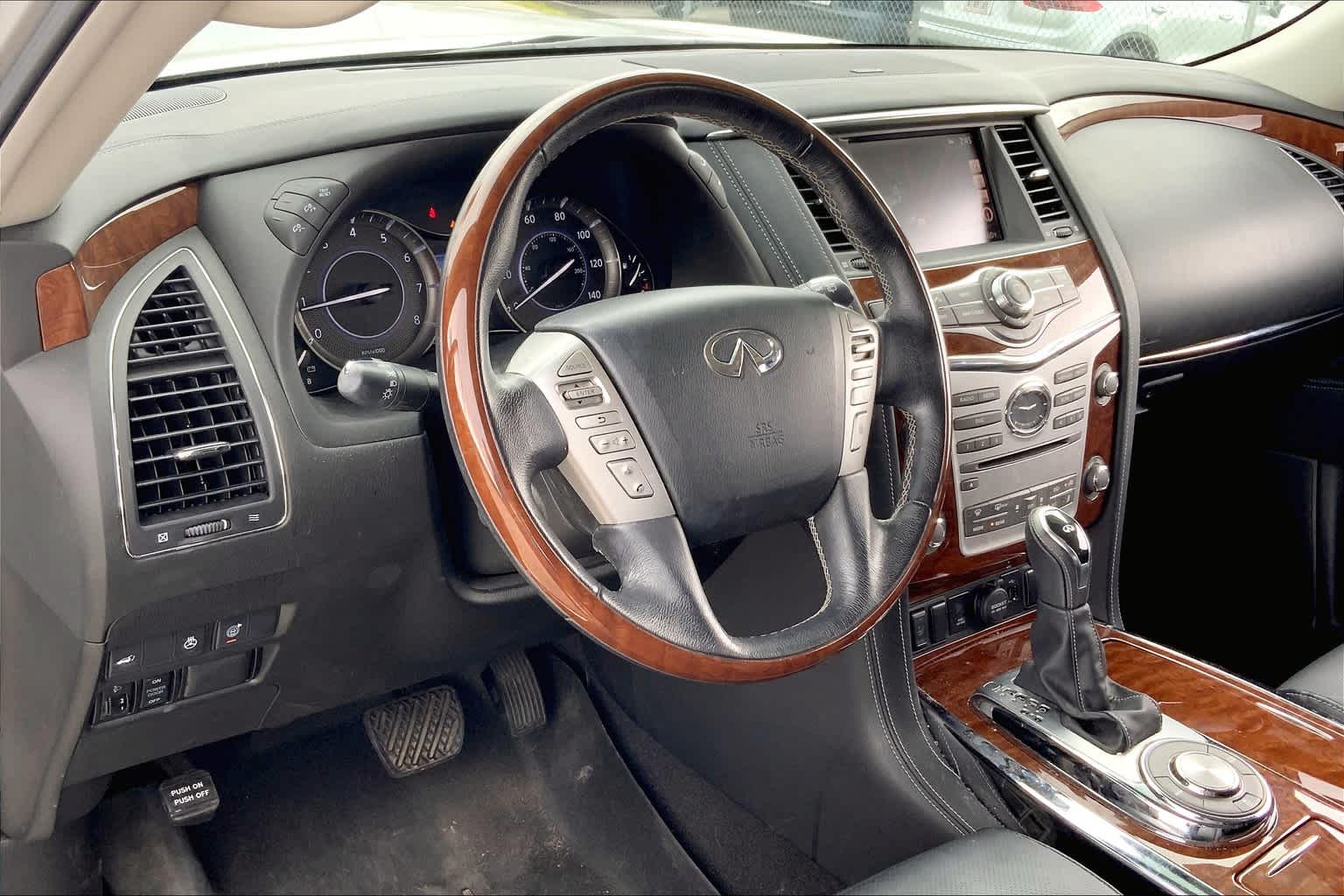 2019 INFINITI QX80 photo 18 of 37