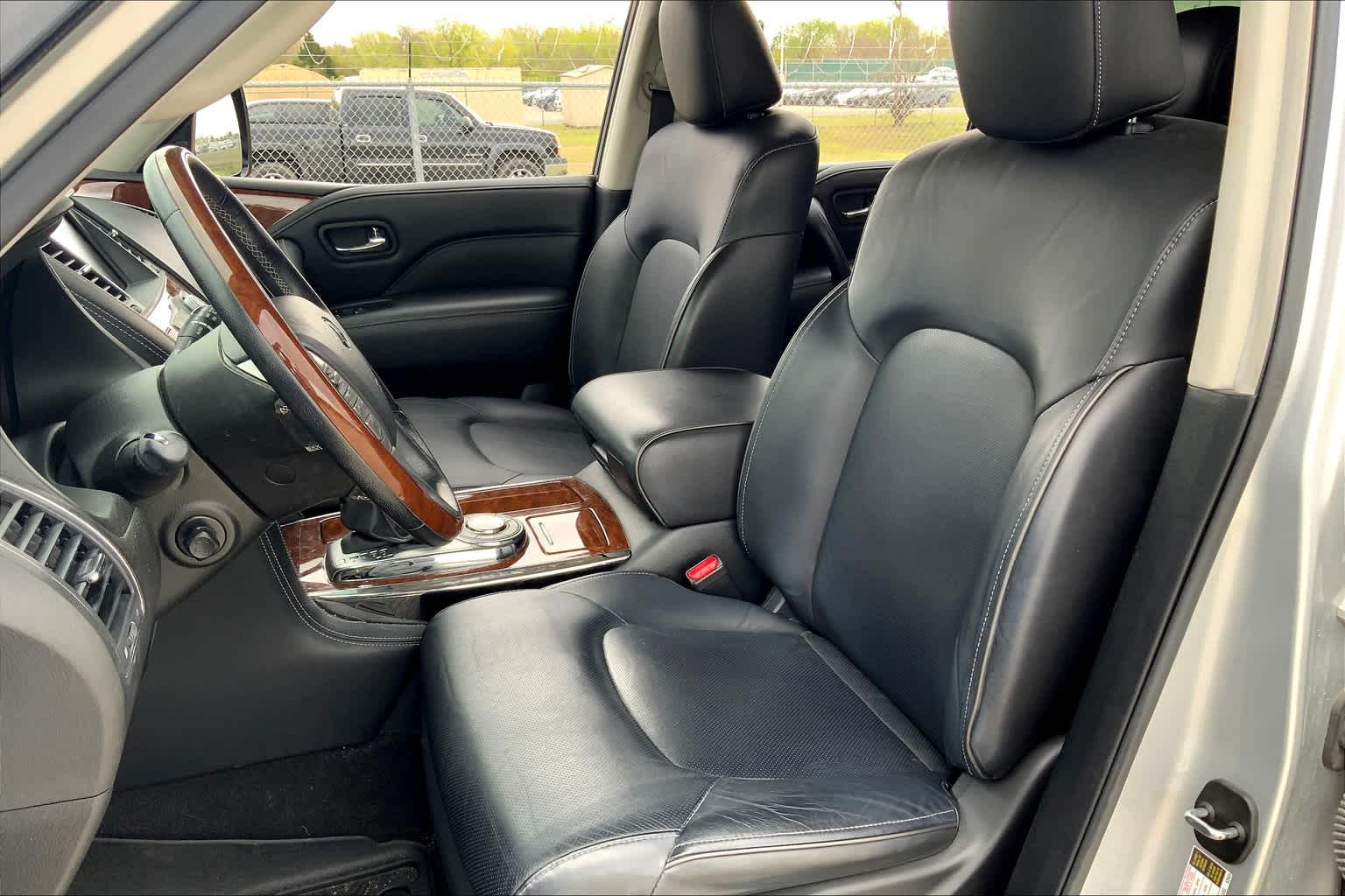 2019 INFINITI QX80 photo 8 of 37