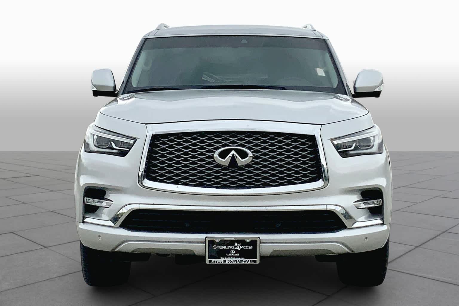 2019 INFINITI QX80 photo 4 of 37
