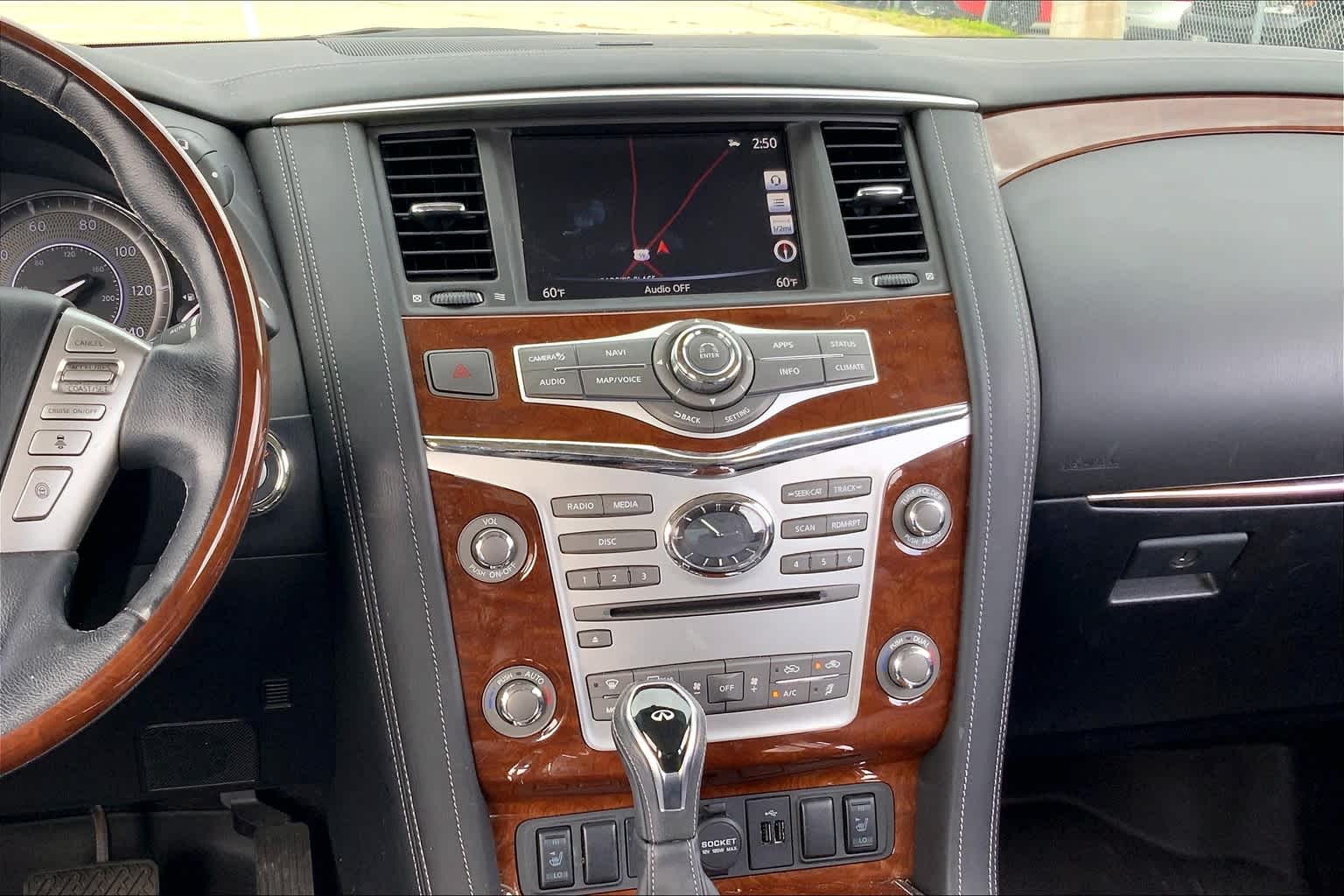 2019 INFINITI QX80 photo 7 of 37
