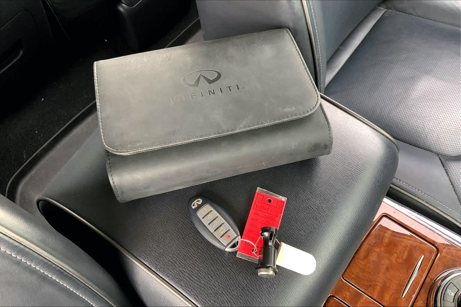 2019 INFINITI QX80 photo 15 of 37