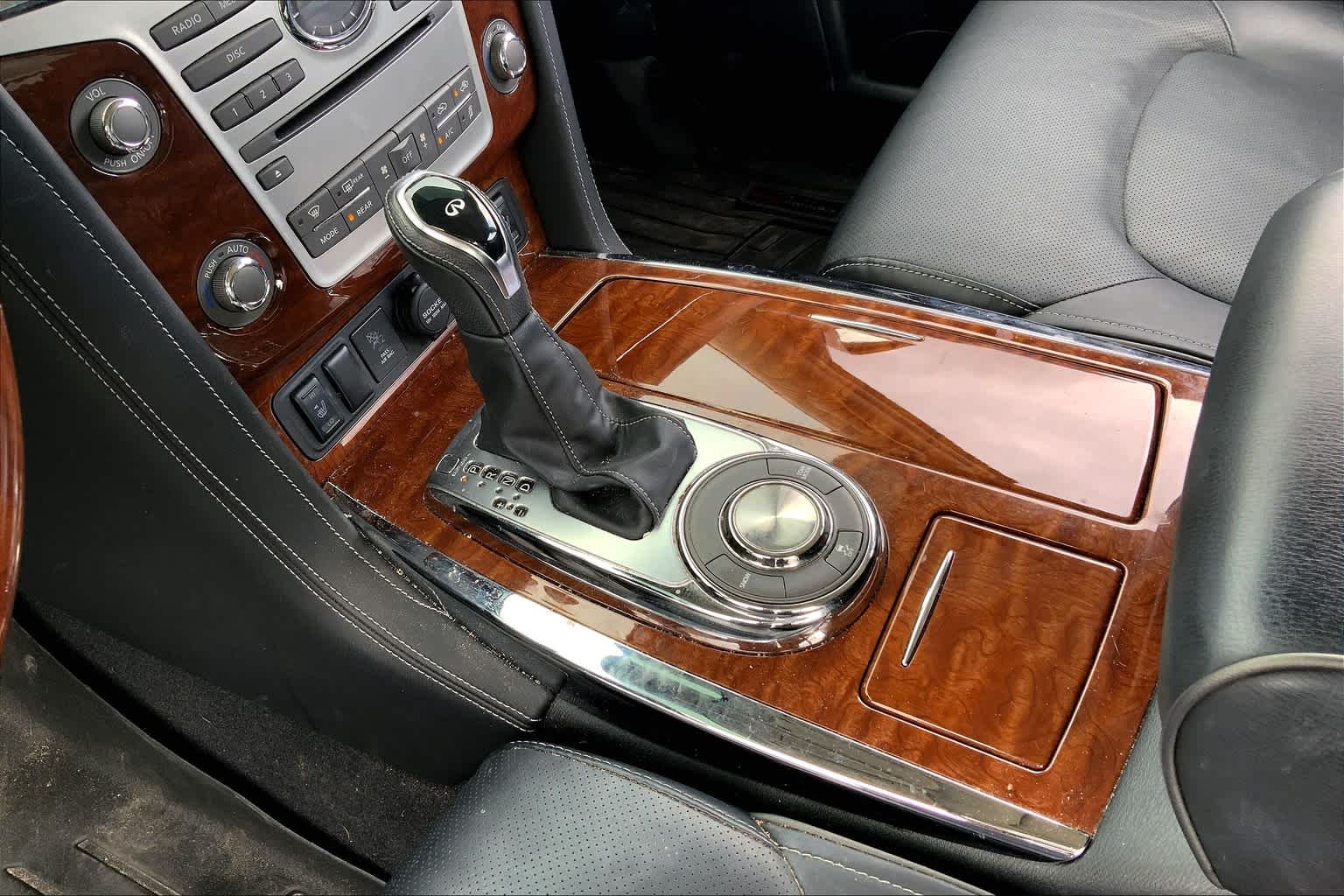 2019 INFINITI QX80 photo 17 of 37