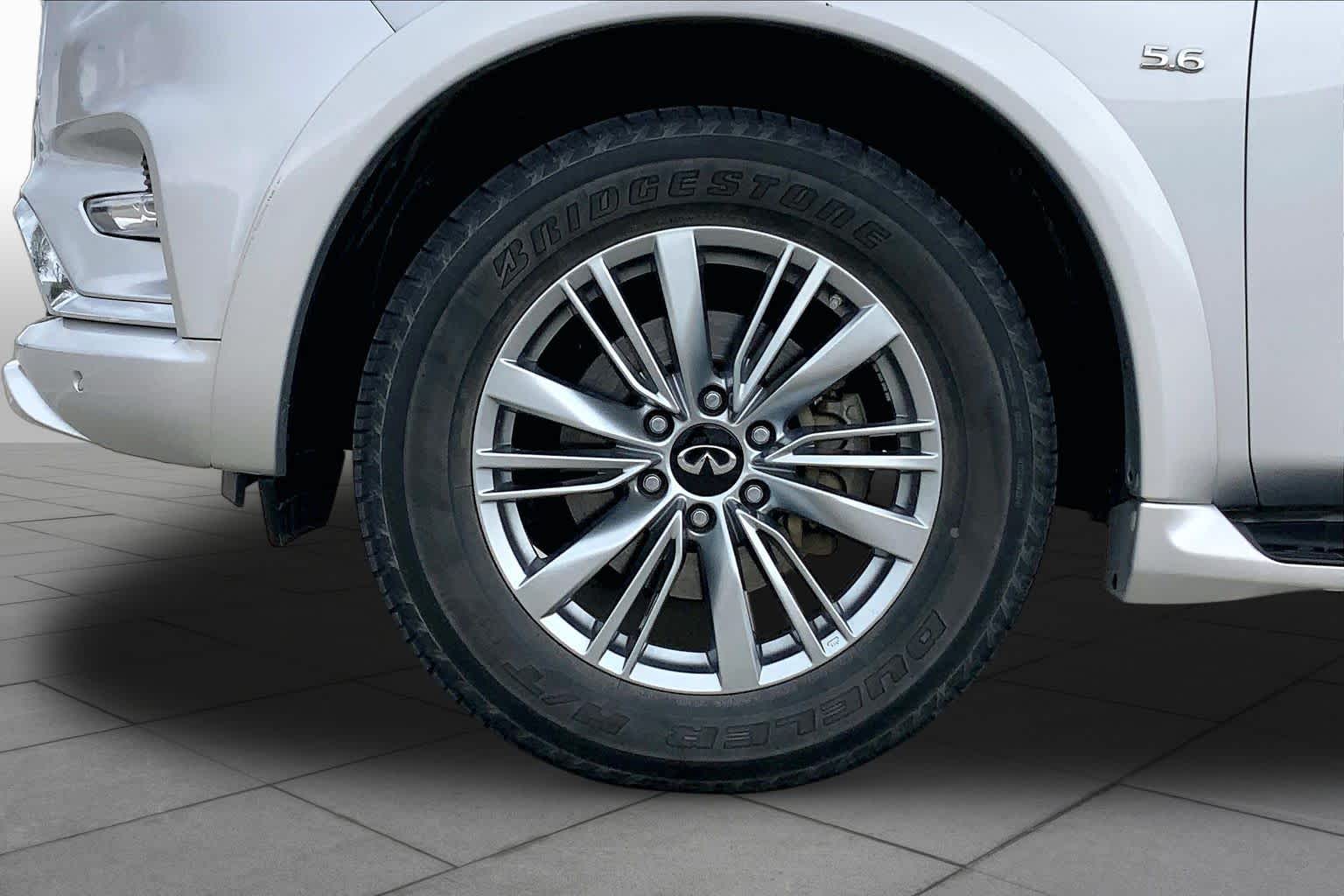 2019 INFINITI QX80 photo 11 of 37