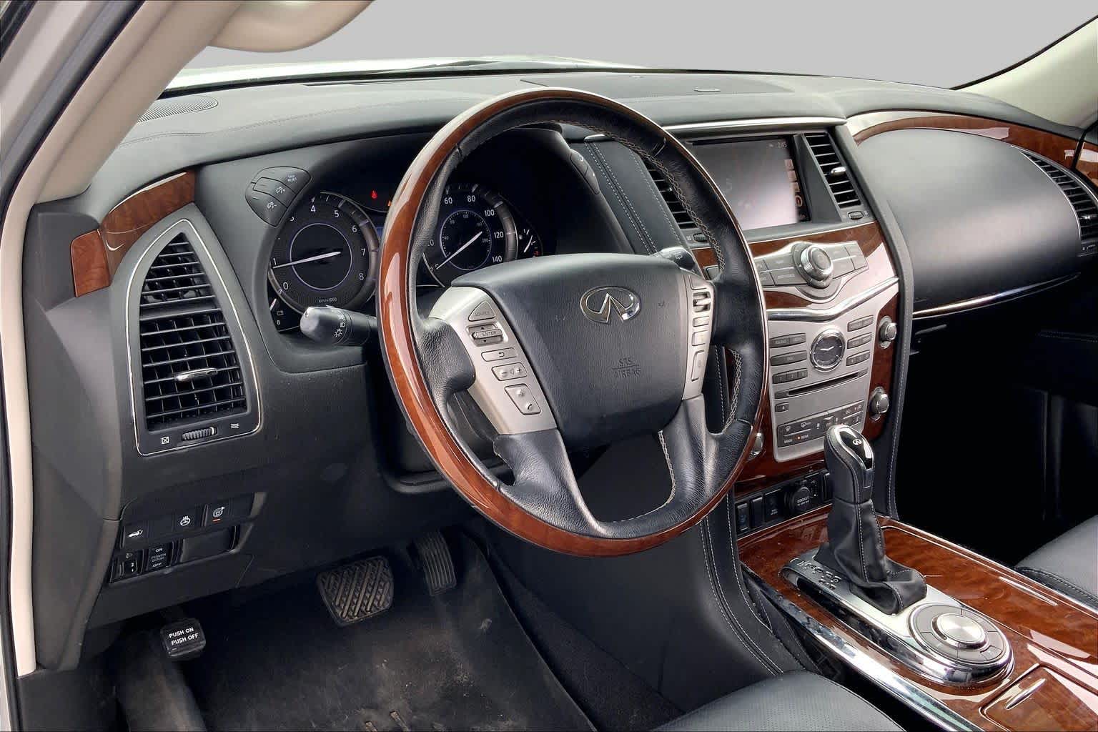 2019 INFINITI QX80 photo 18 of 37