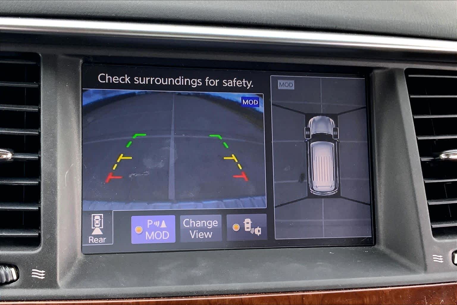 2019 INFINITI QX80 photo 27 of 37