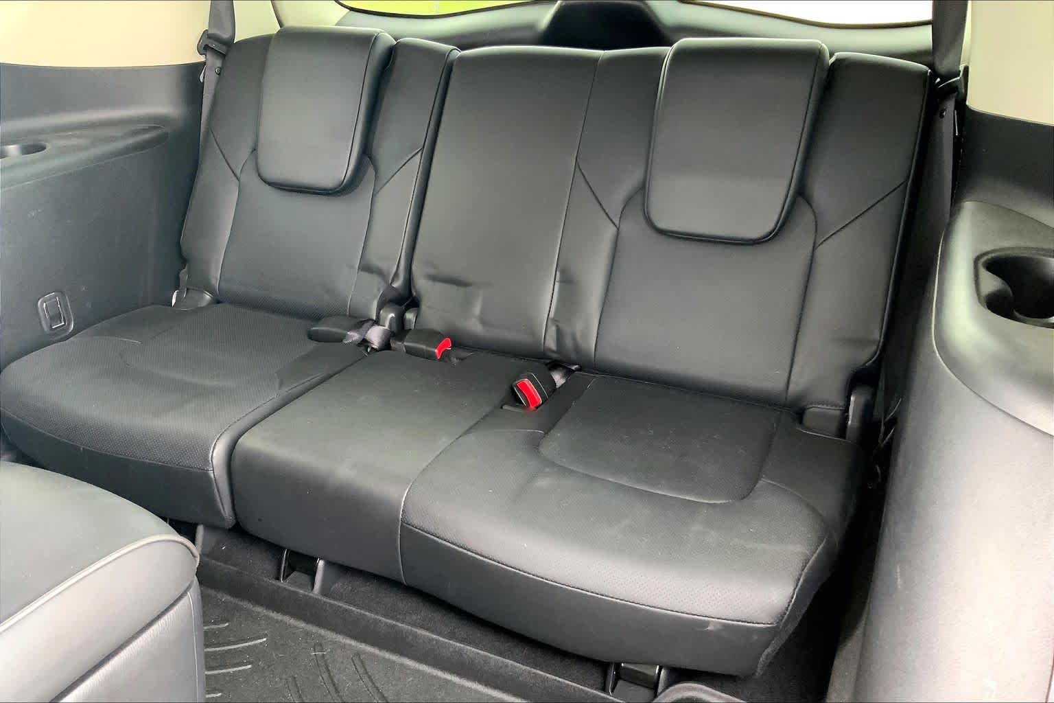 2019 INFINITI QX80 photo 36 of 37