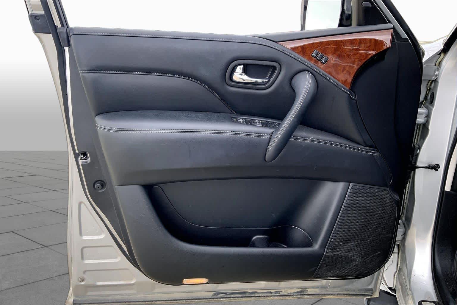 2019 INFINITI QX80 photo 22 of 37