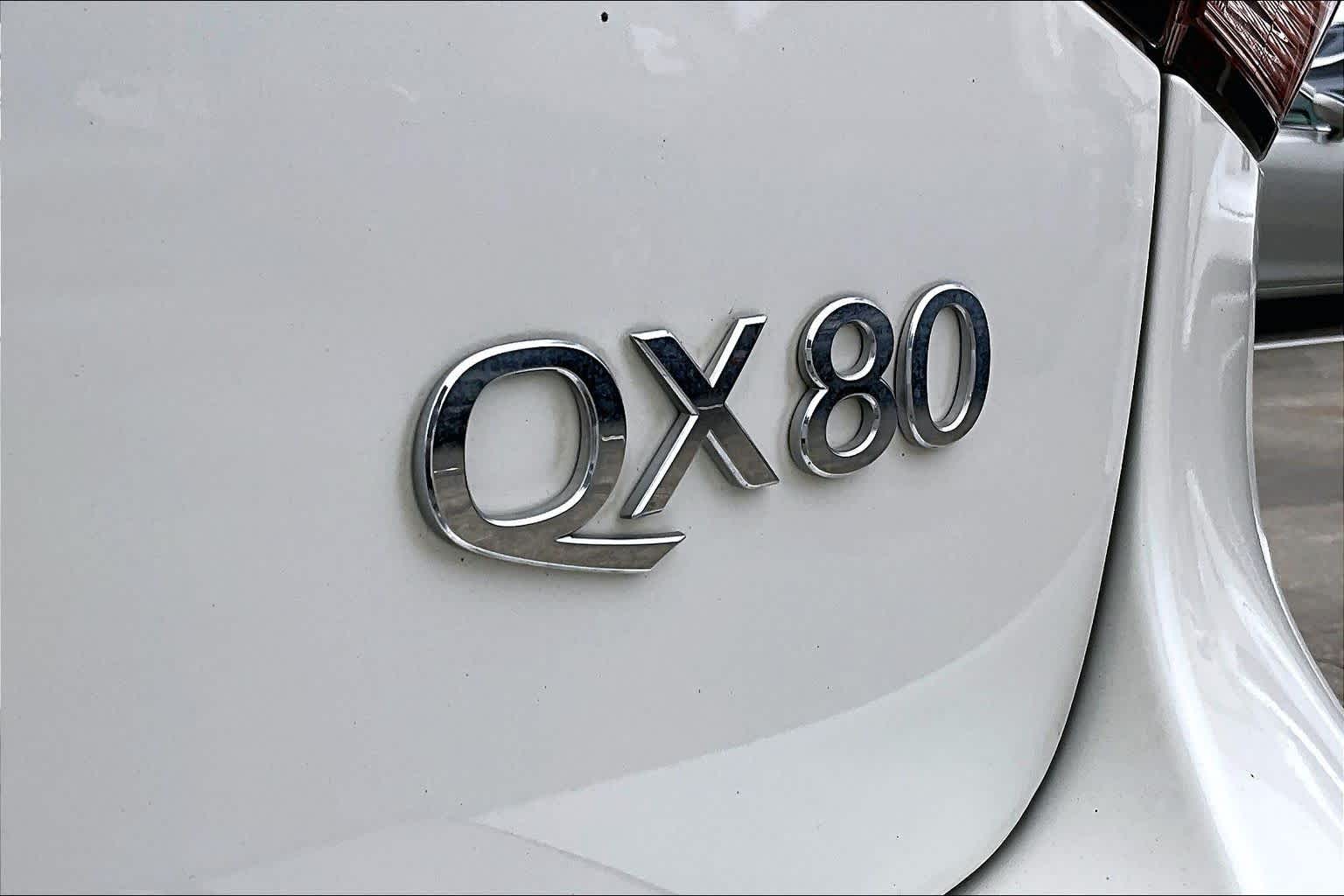 2017 INFINITI QX80  Majestic White at Beck & Masten Kia