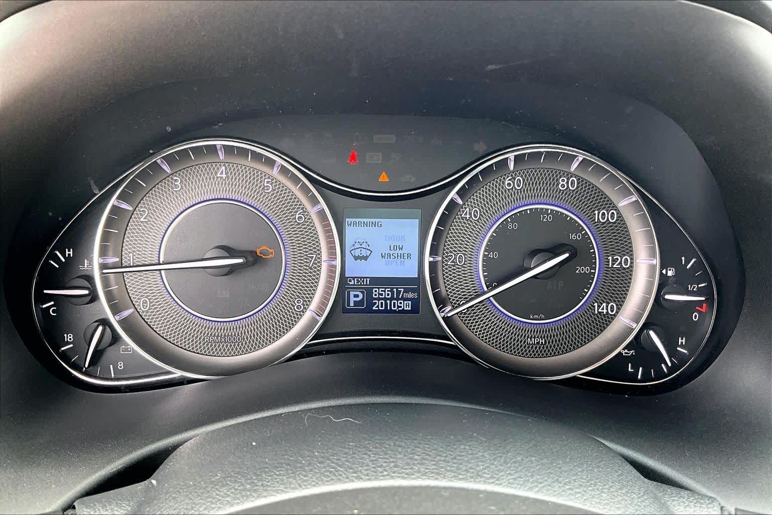 2017 INFINITI QX80  Majestic White at Beck & Masten Kia
