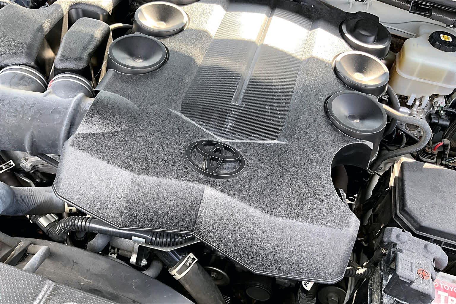 2022 Toyota 4Runner Limited Blizzard Pearl at Sterling McCall Acura