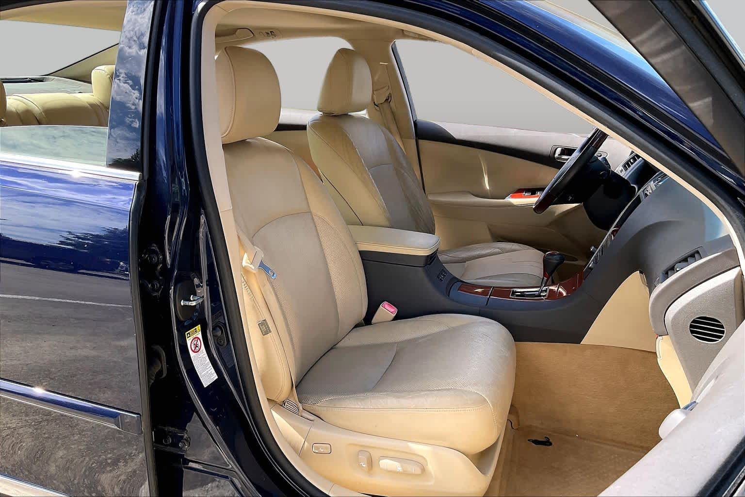 2012 Lexus ES 350 photo 8 of 34