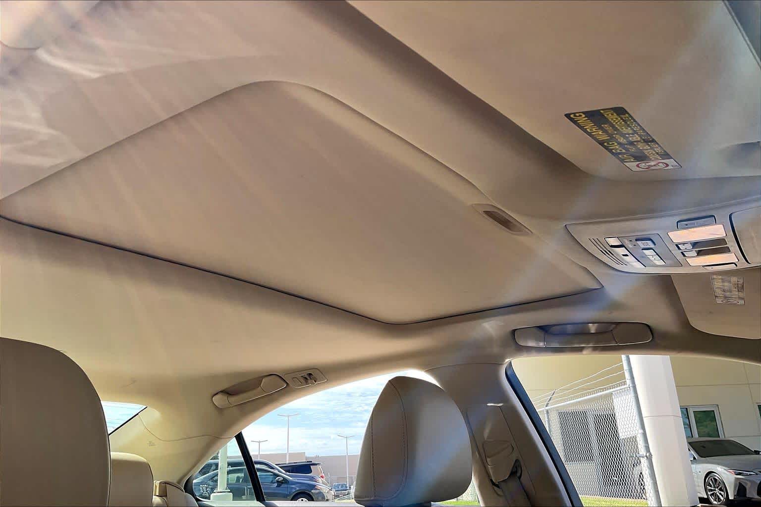 2012 Lexus ES 350 photo 12 of 34