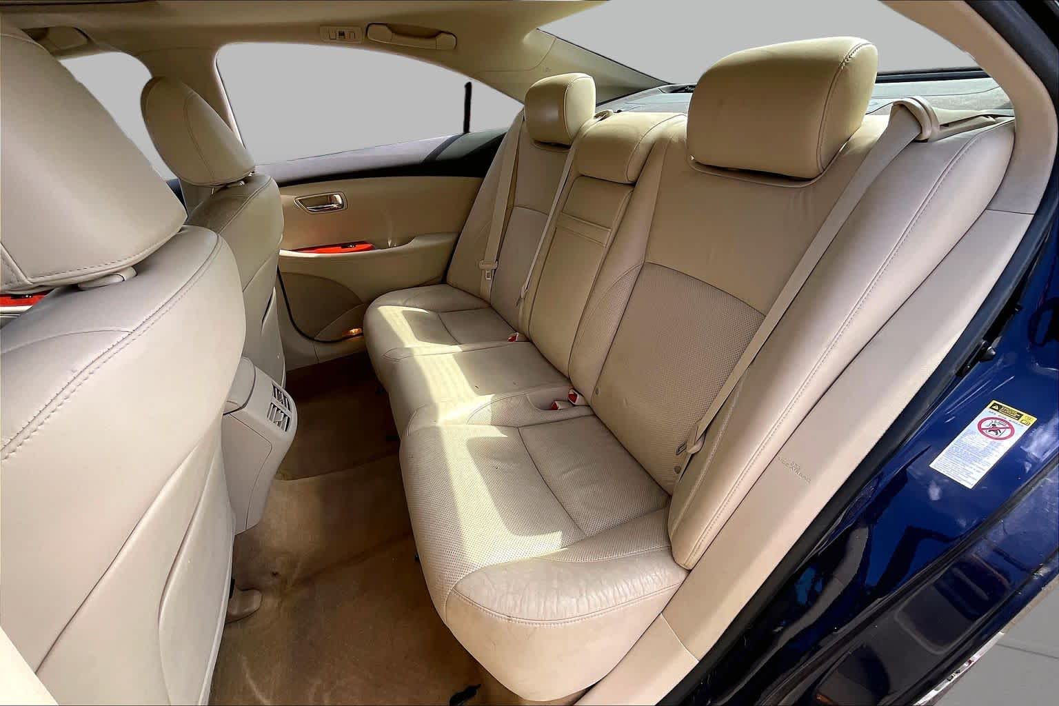 2012 Lexus ES 350 photo 18 of 34