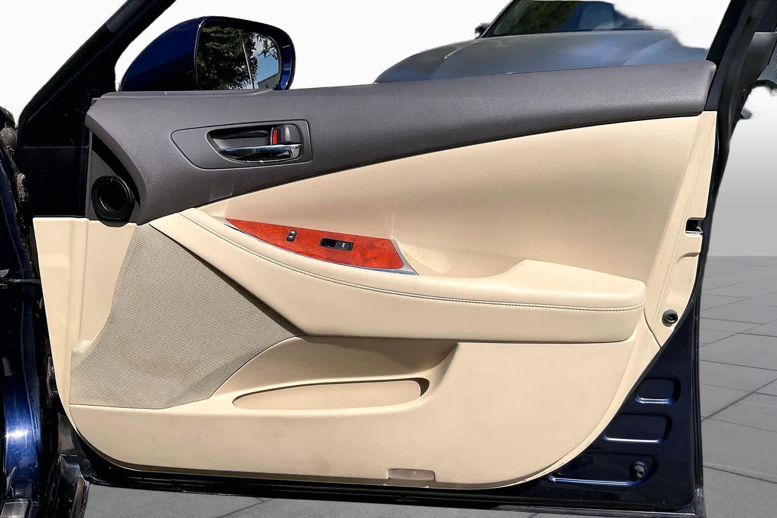 2012 Lexus ES 350 photo 20 of 34
