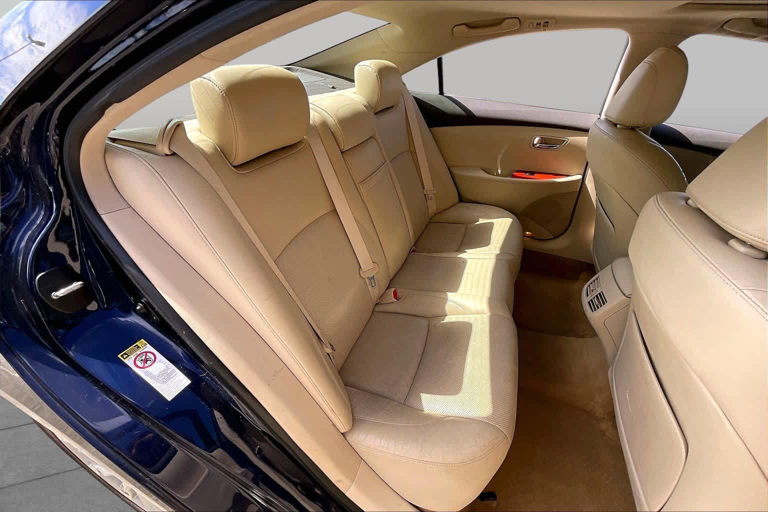 2012 Lexus ES 350 photo 17 of 34