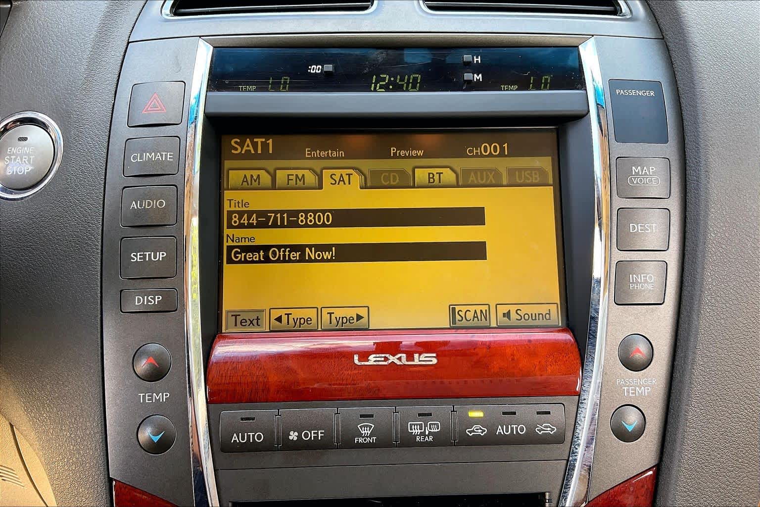 2012 Lexus ES 350 photo 31 of 34