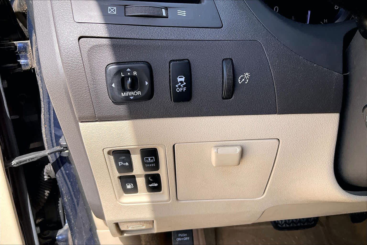 2012 Lexus ES 350 photo 33 of 34
