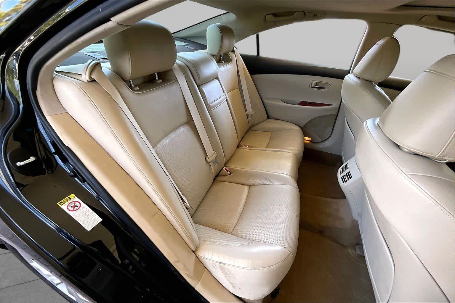 2012 Lexus ES 350 photo 17 of 32