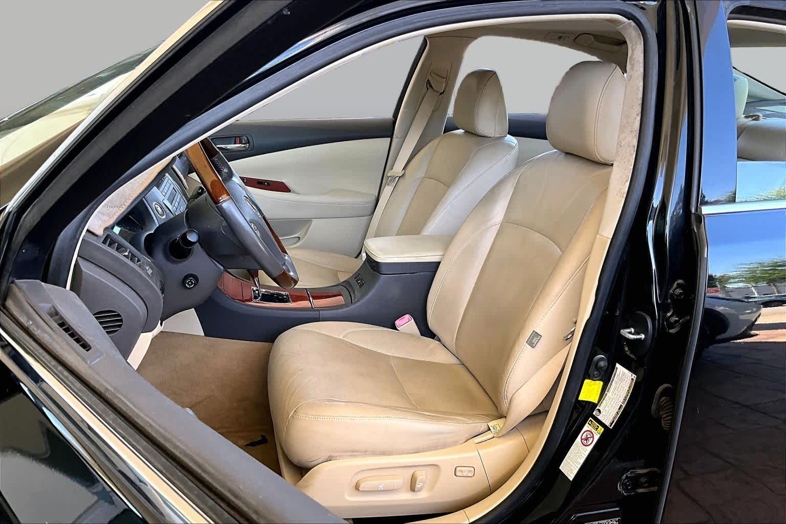 2012 Lexus ES 350 photo 7 of 32