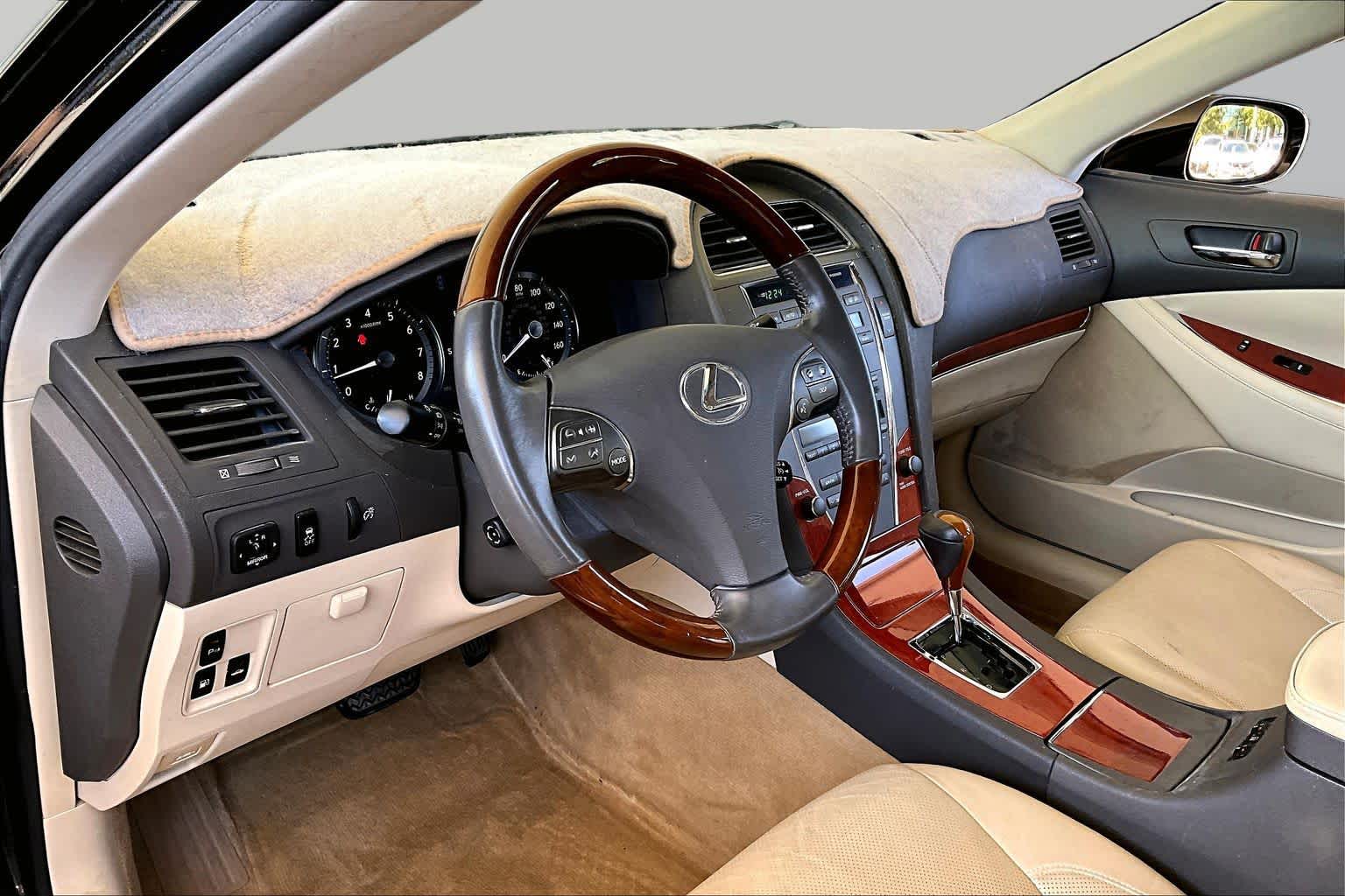 2012 Lexus ES 350 photo 15 of 32