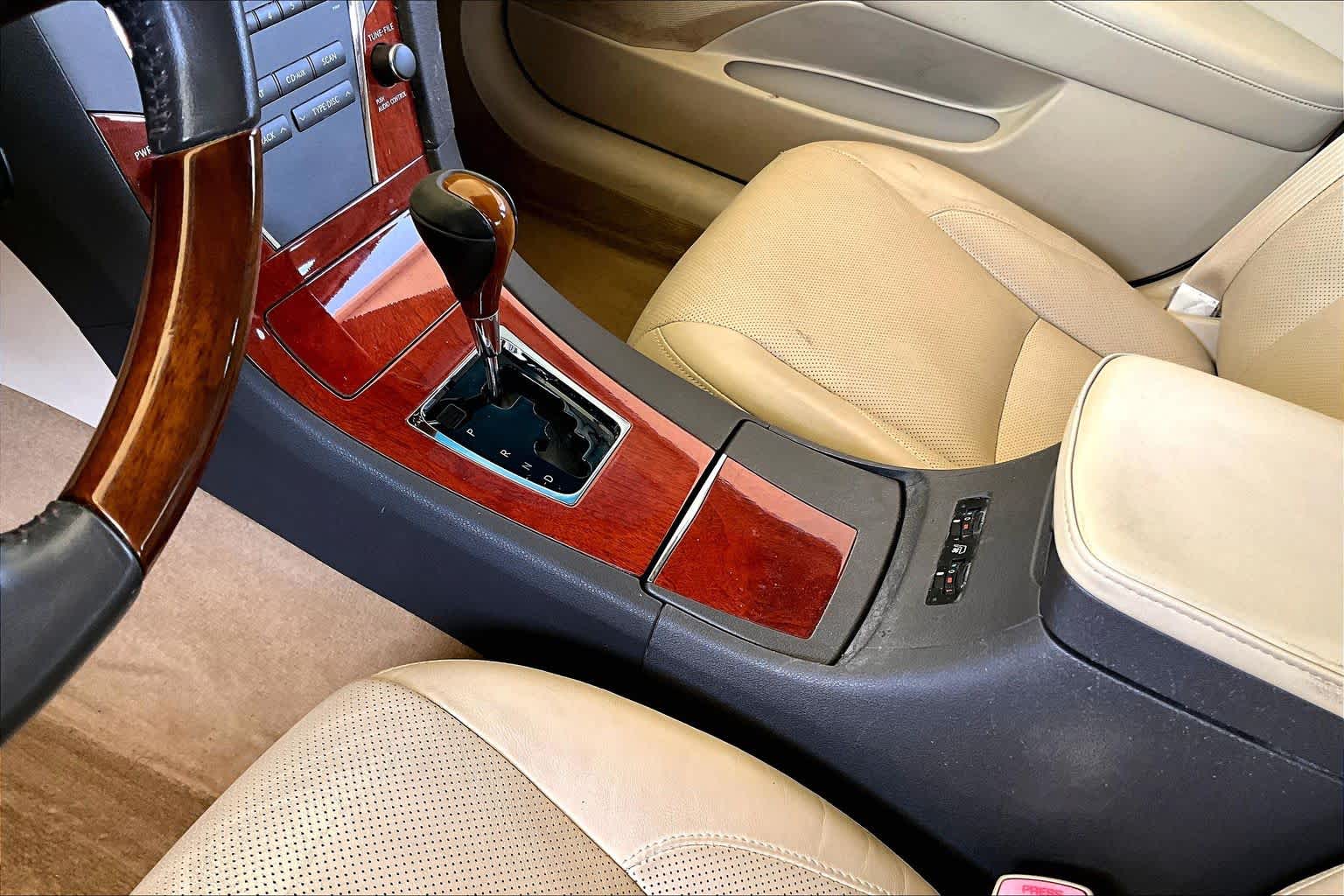 2012 Lexus ES 350 photo 14 of 32