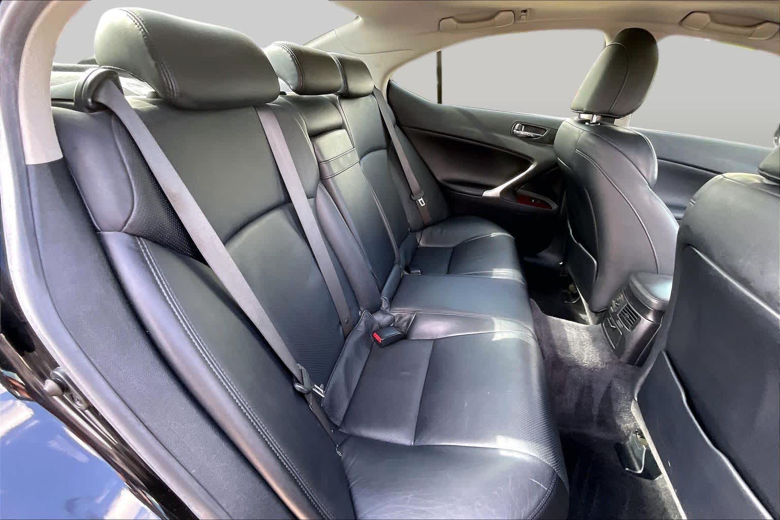2007 Lexus IS 250 photo 16 of 30