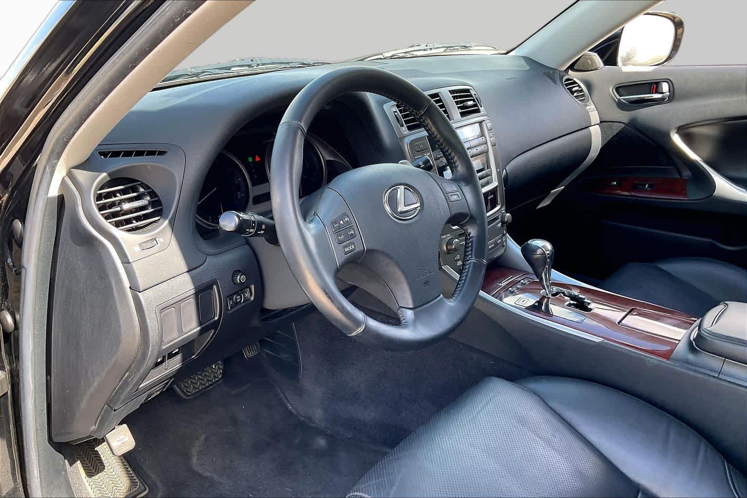2007 Lexus IS 250 photo 14 of 30