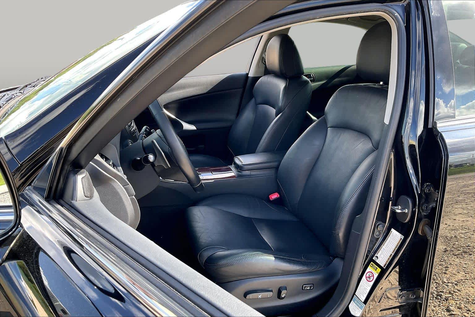 2007 Lexus IS 250 photo 6 of 30