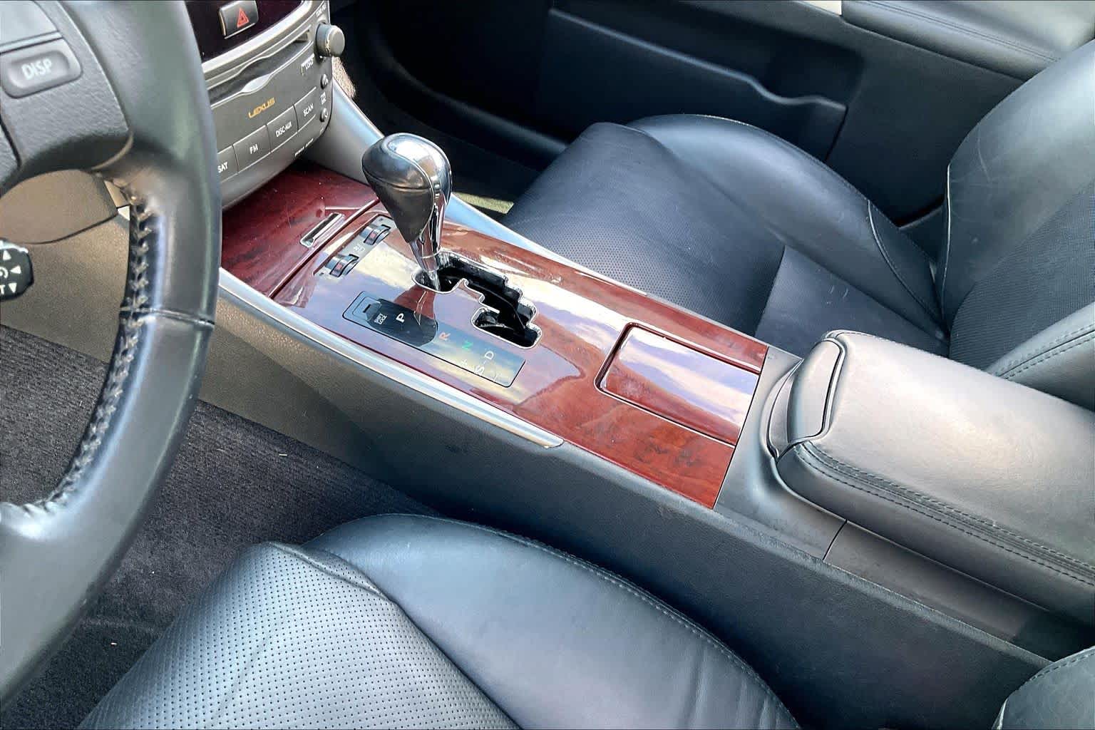 2007 Lexus IS 250 photo 13 of 30