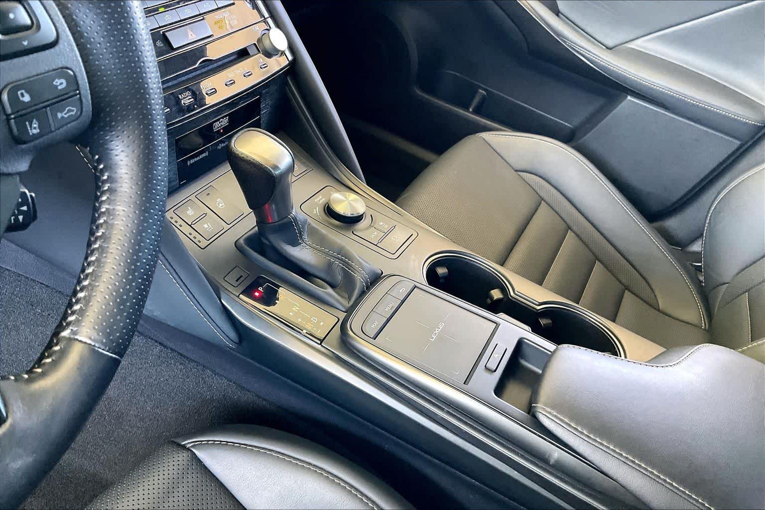 2023 Lexus IS 350 photo 14 of 34