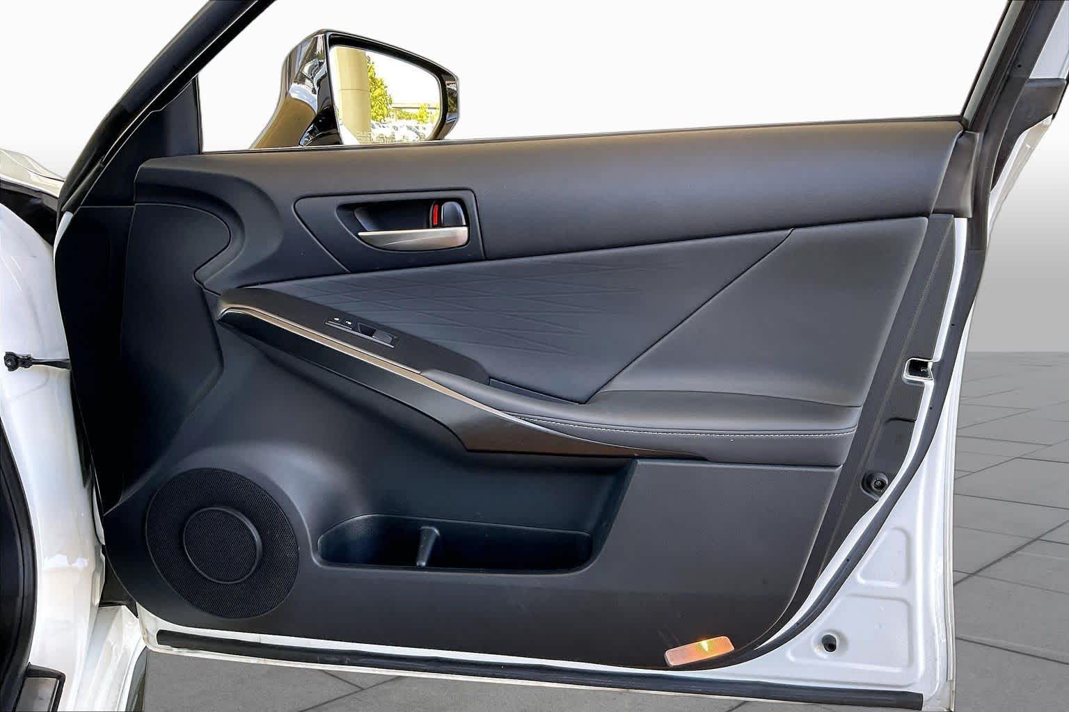 2023 Lexus IS 350 photo 20 of 34