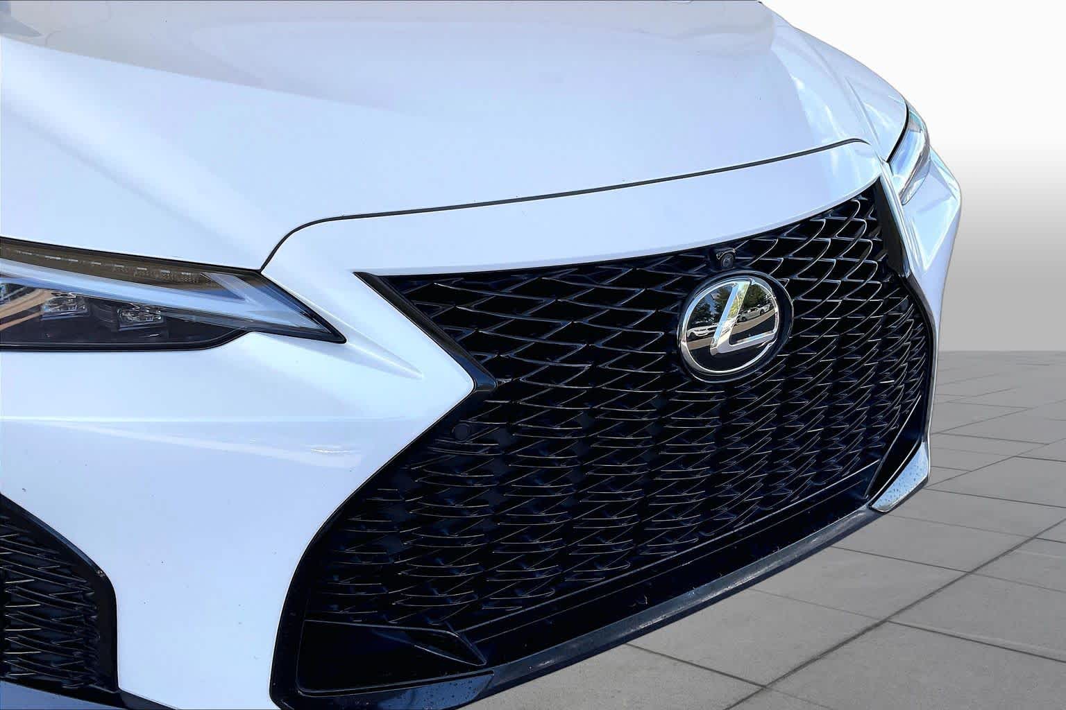 2023 Lexus IS 350 photo 27 of 34