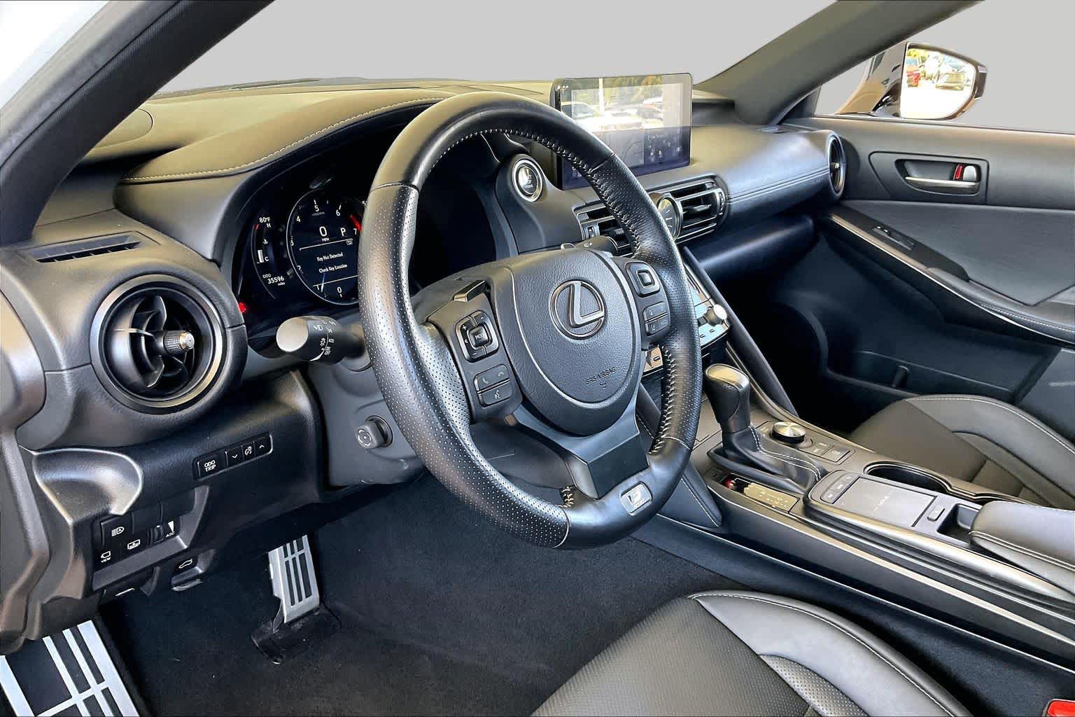 2023 Lexus IS 350 photo 15 of 34