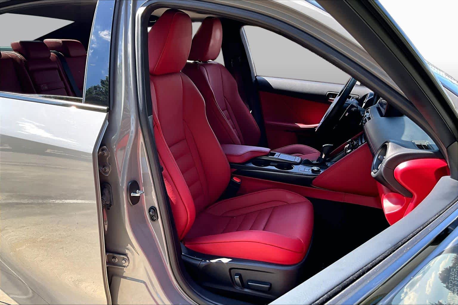 2025 Lexus IS 350 photo 8 of 34