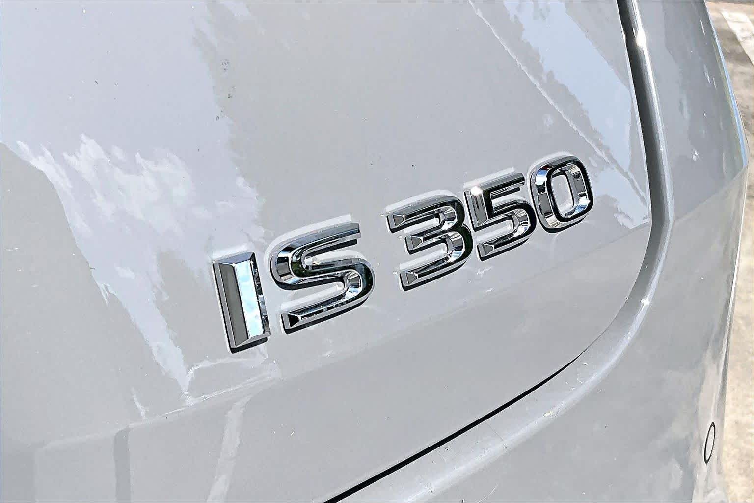 2025 Lexus IS 350 photo 28 of 34