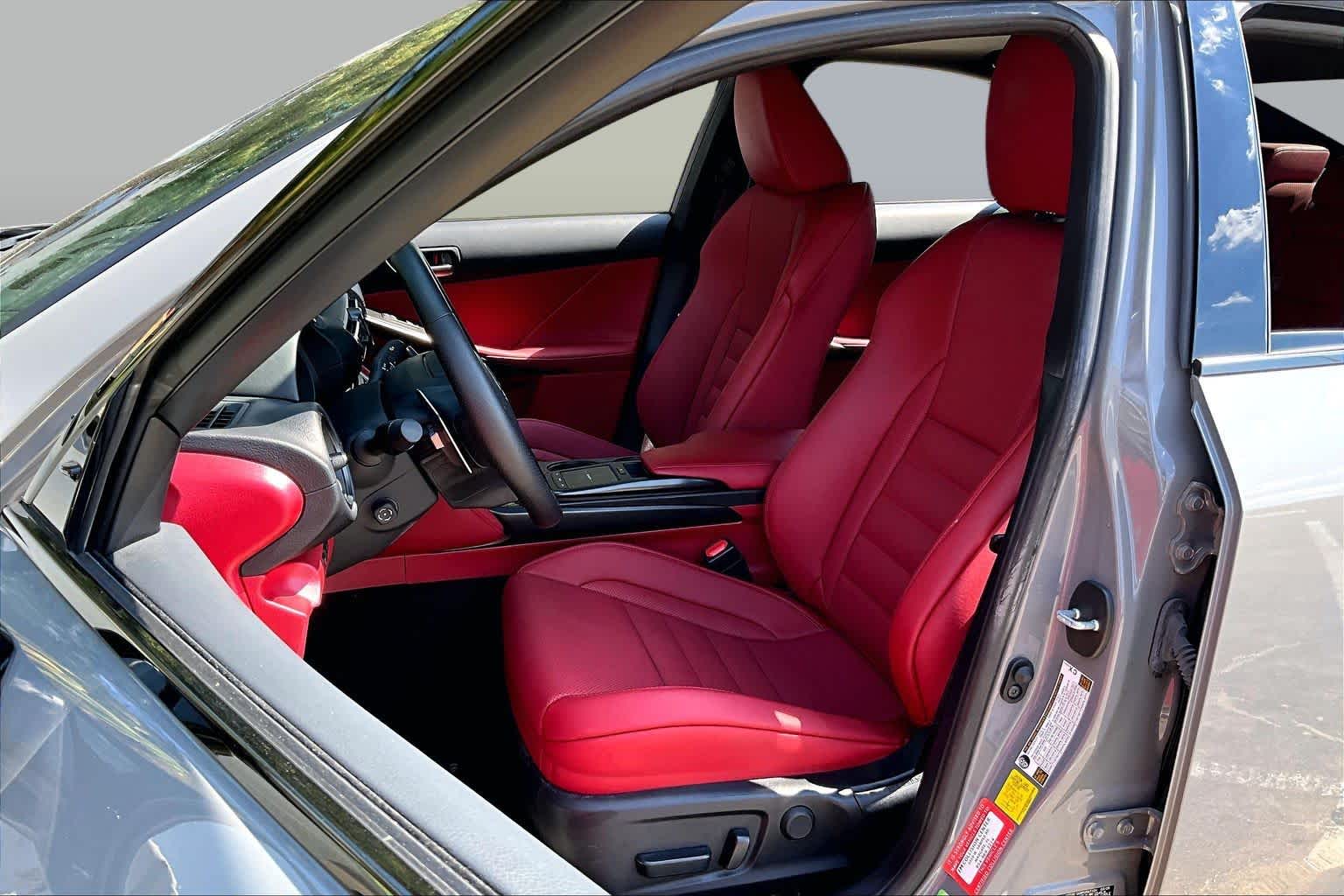 2025 Lexus IS 350 photo 7 of 34