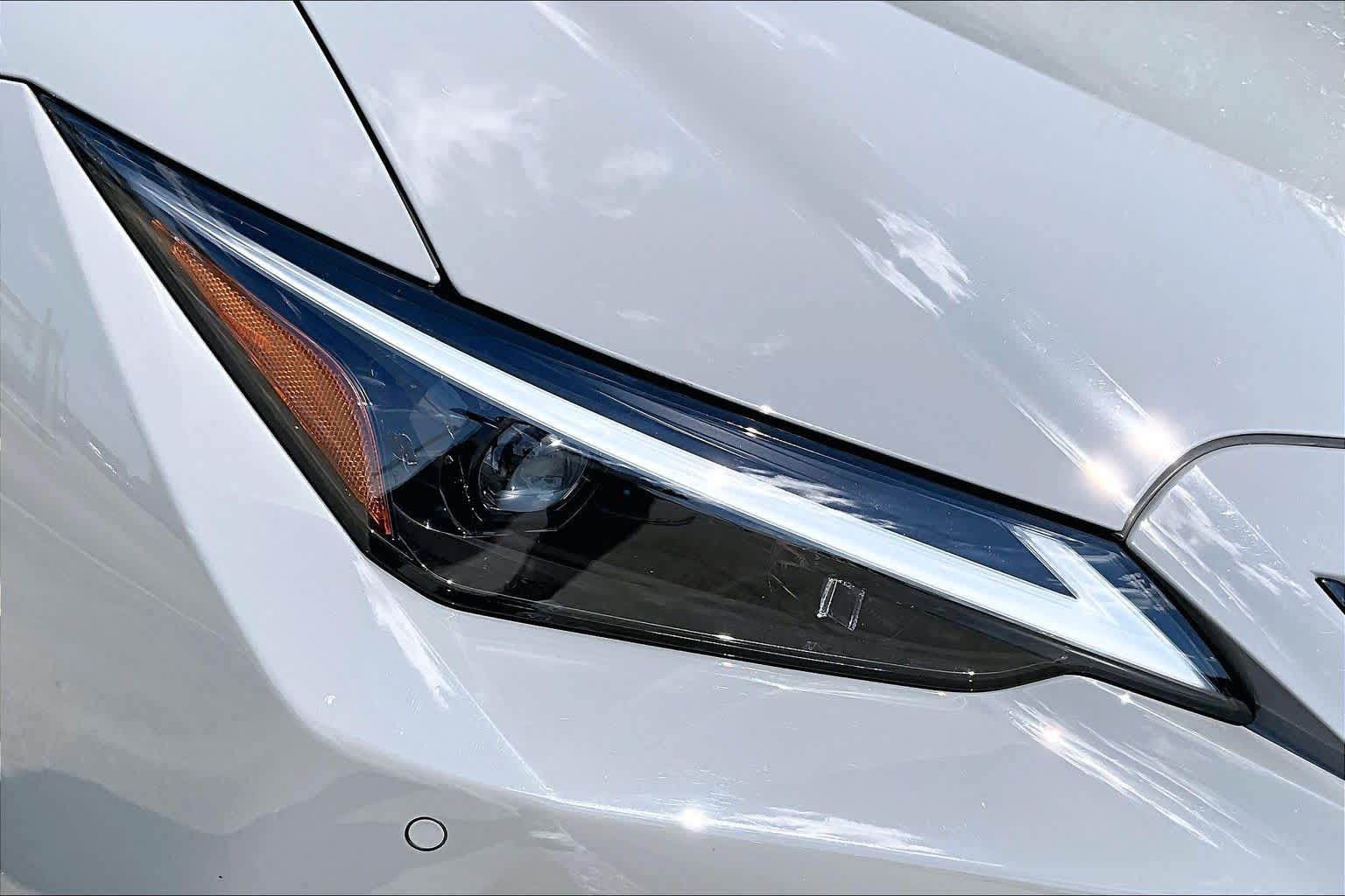 2025 Lexus IS 350 photo 25 of 34