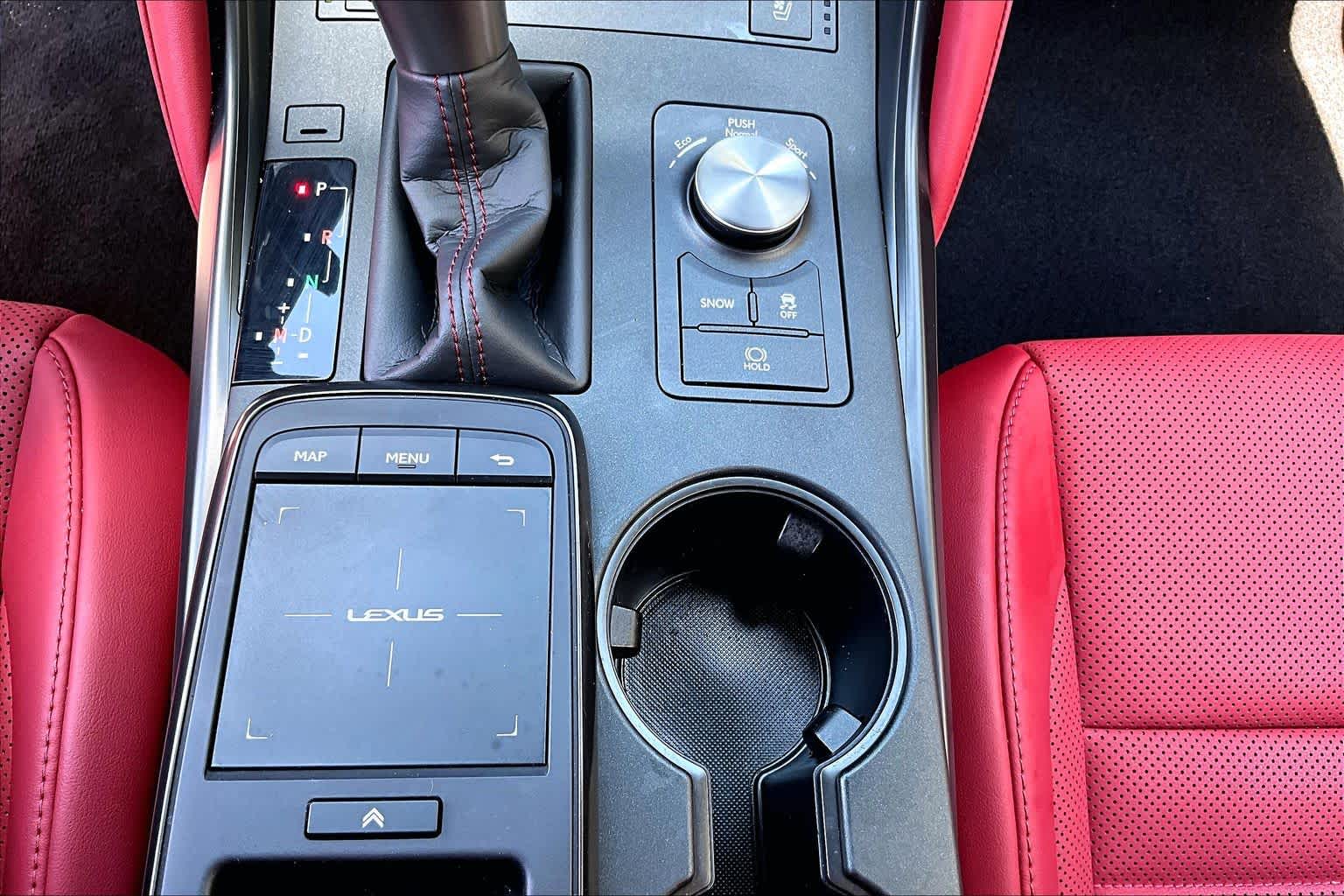 2025 Lexus IS 350 photo 33 of 34