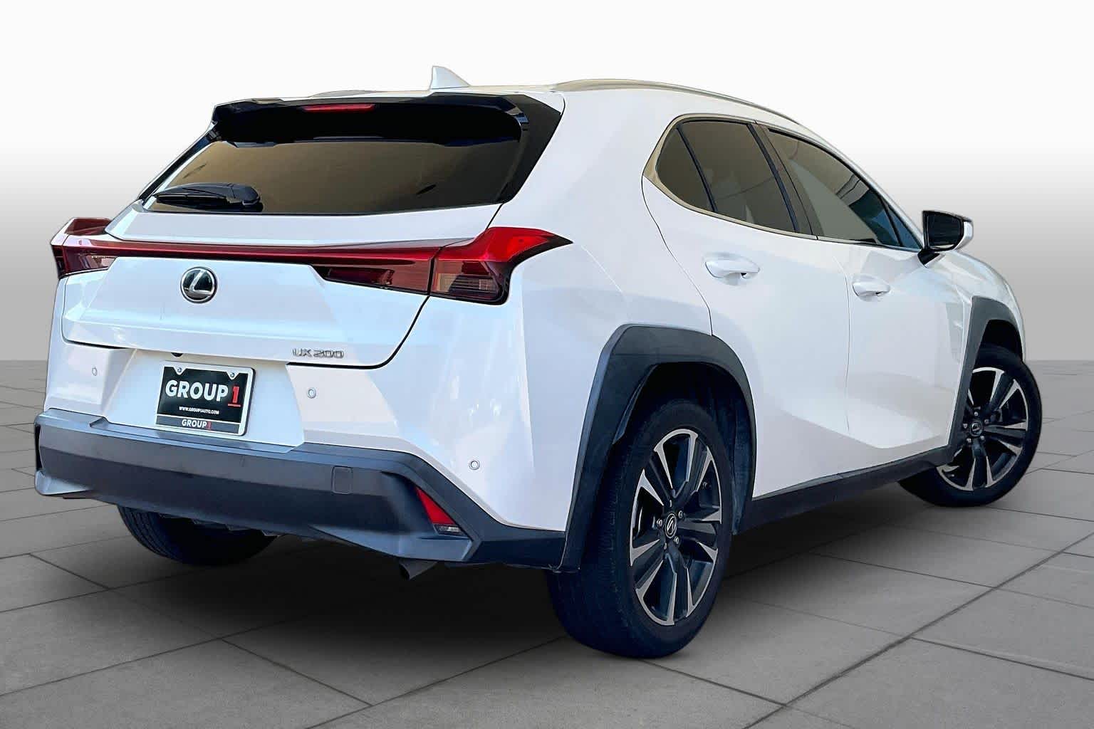 2020 Lexus UX 200 photo 11 of 34
