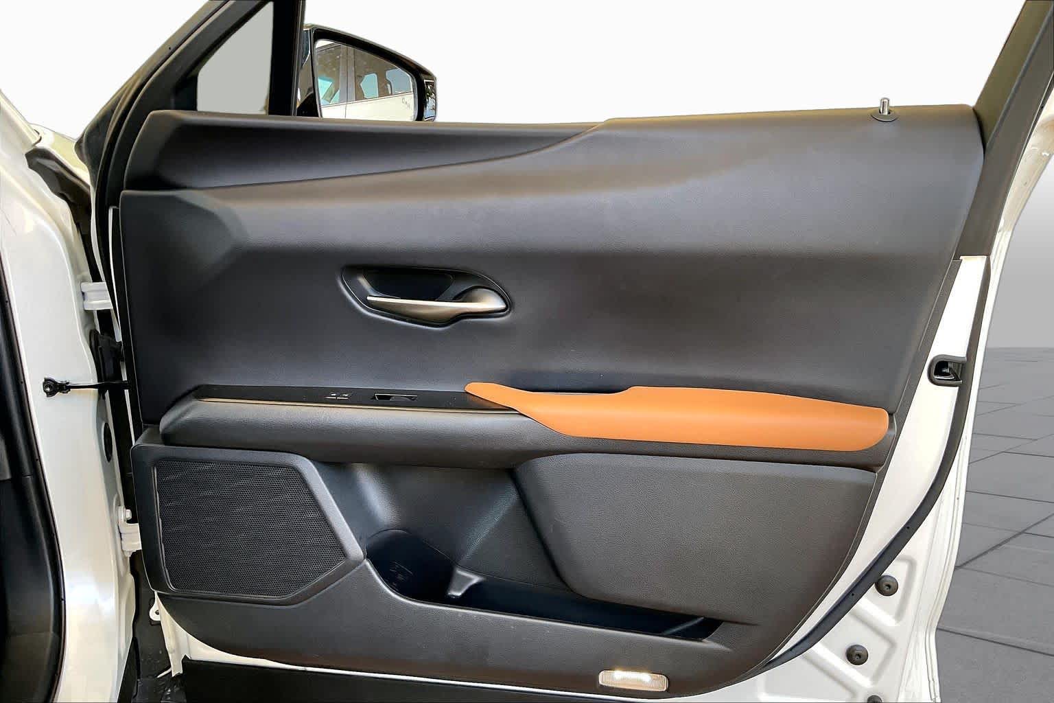 2020 Lexus UX 200 photo 20 of 34