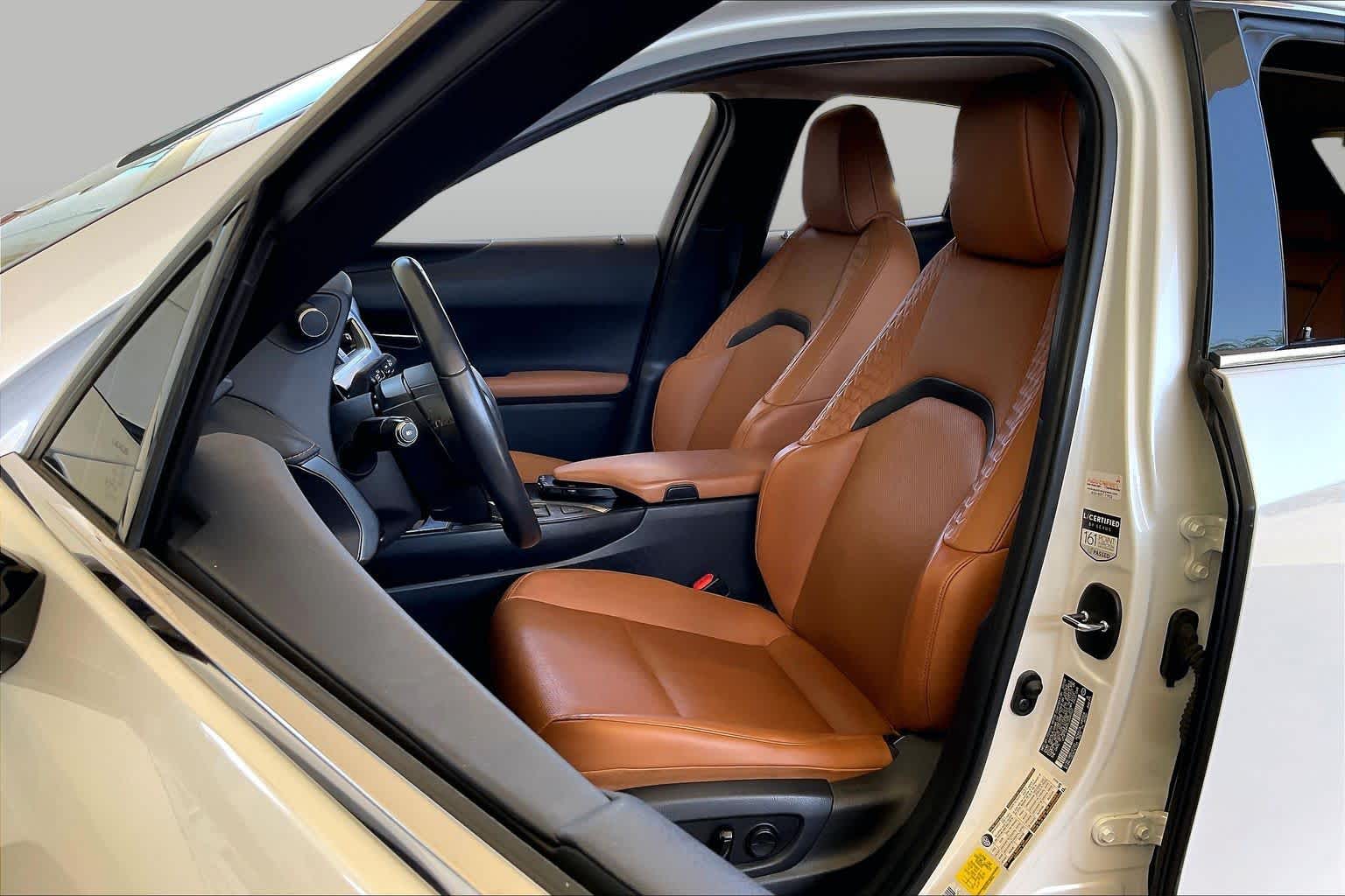 2020 Lexus UX 200 photo 7 of 34