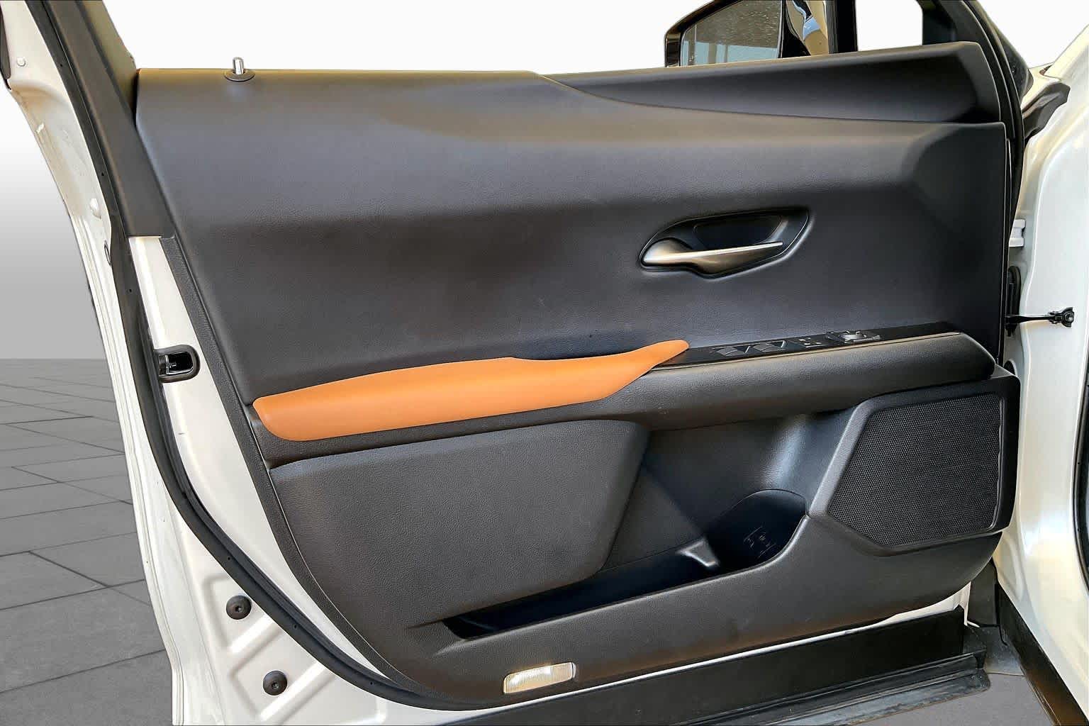 2020 Lexus UX 200 photo 19 of 34