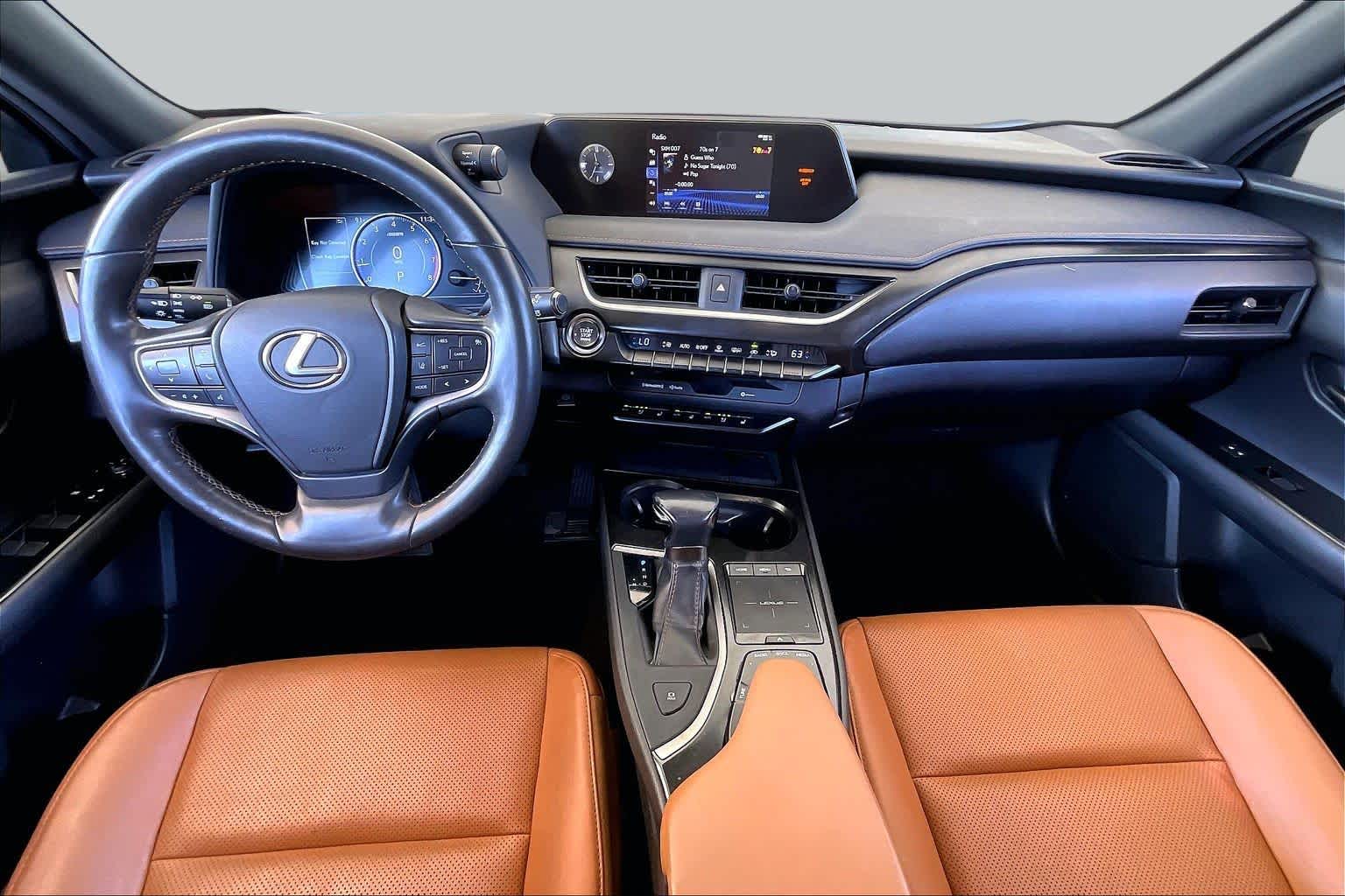 2020 Lexus UX 200 photo 13 of 34
