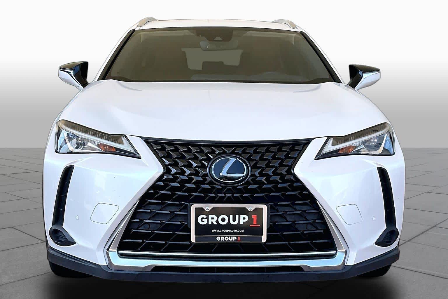 2020 Lexus UX 200 photo 4 of 34