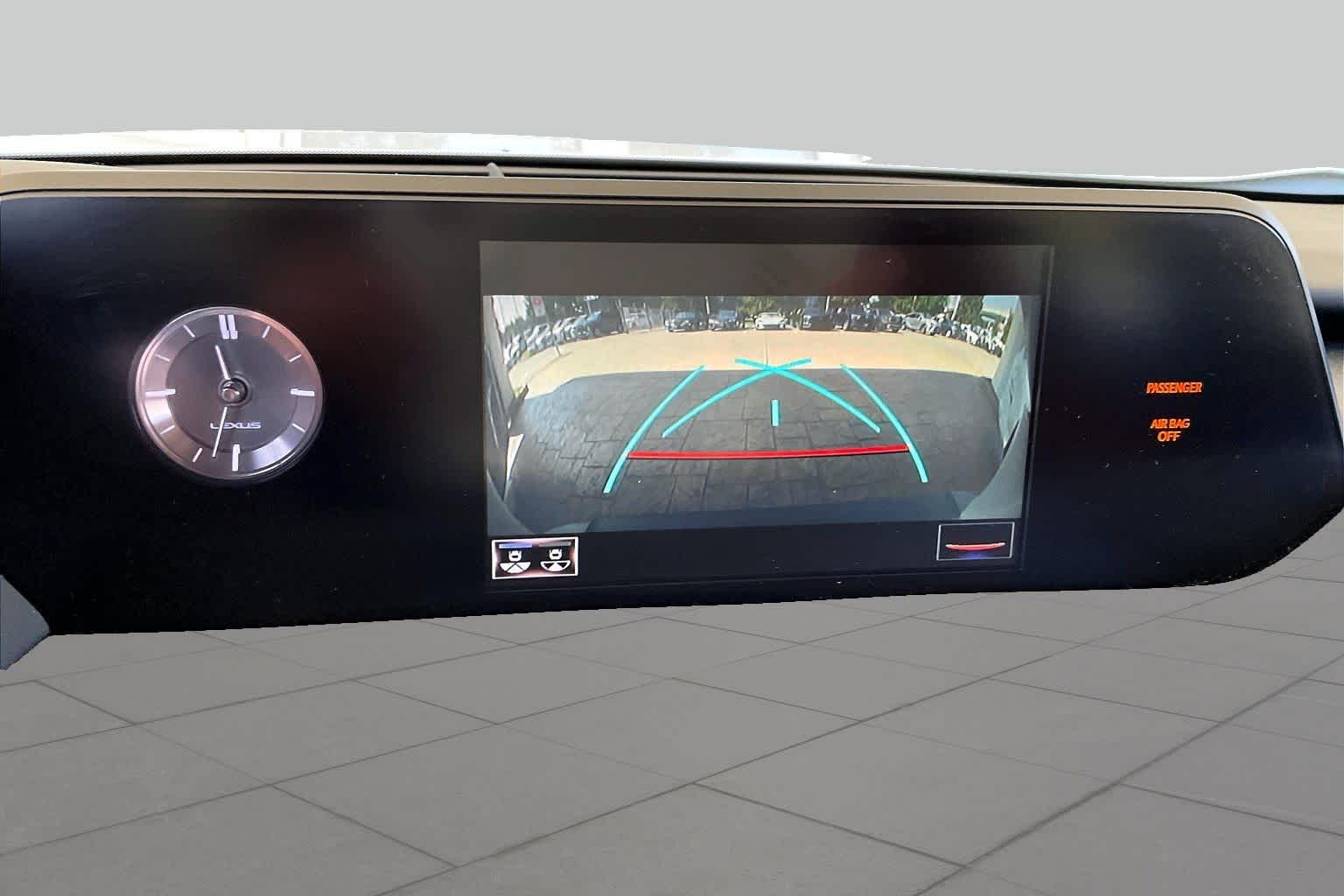 2020 Lexus UX 200 photo 24 of 34