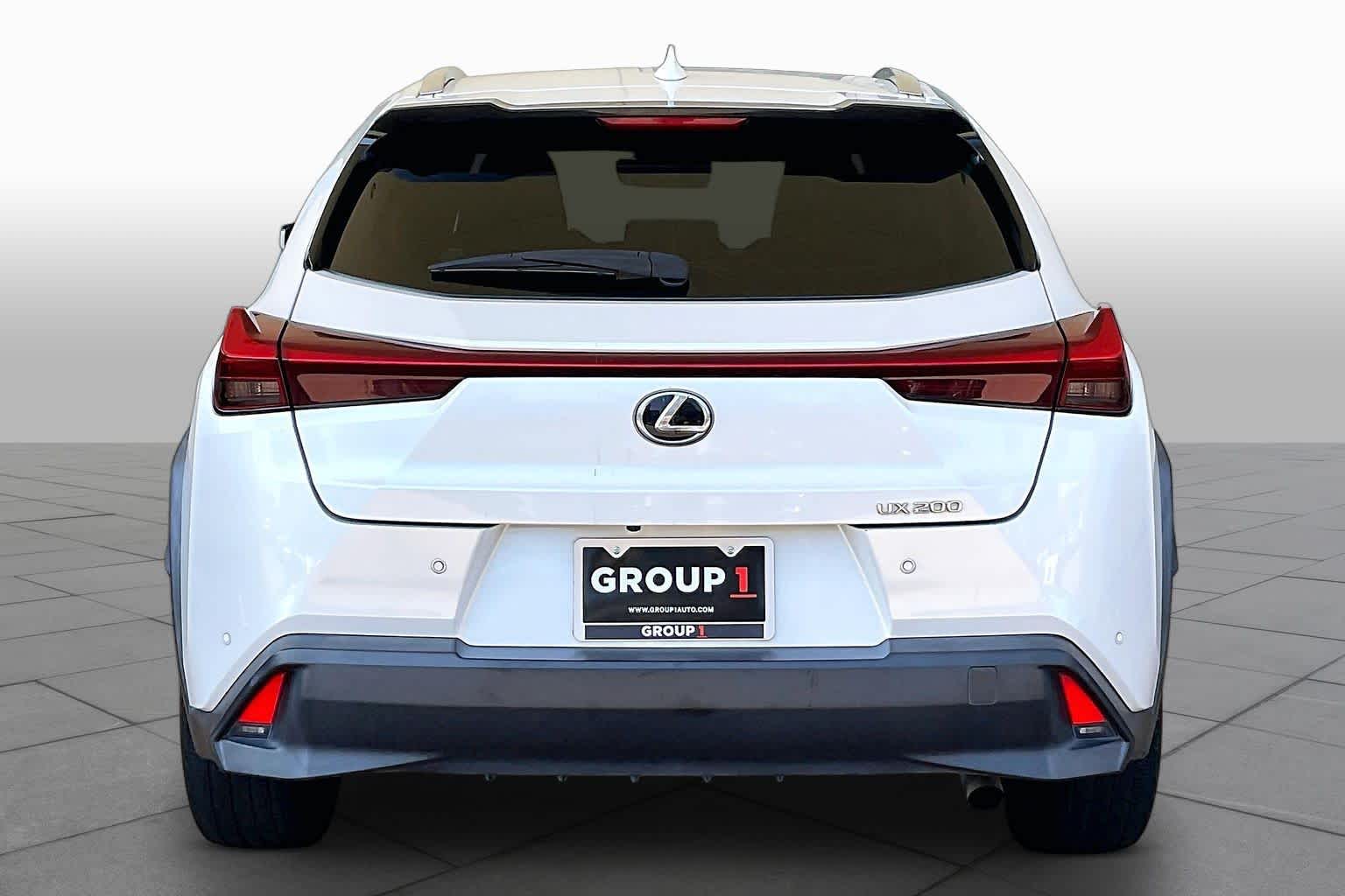 2020 Lexus UX 200 photo 5 of 34