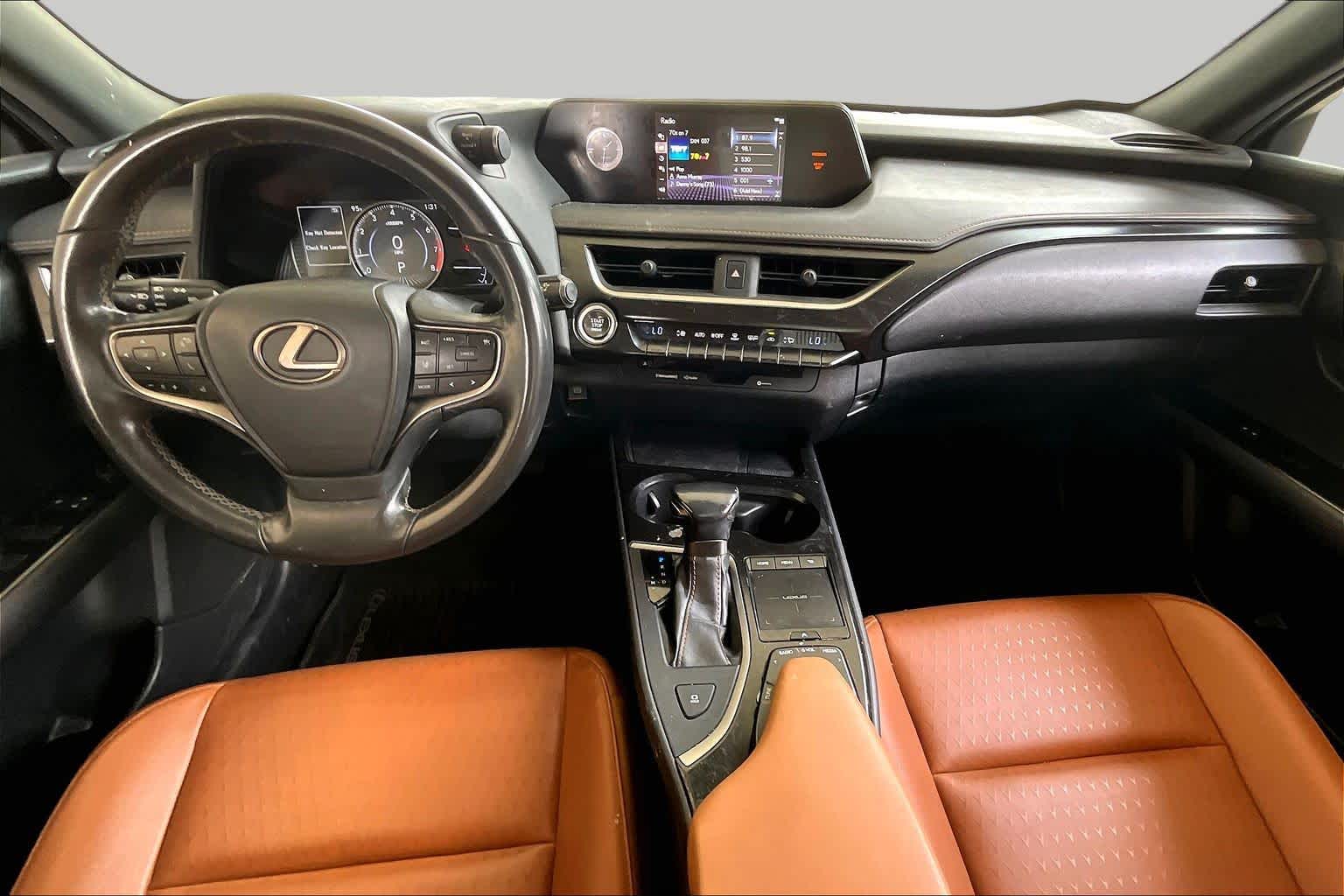 2019 Lexus UX 200 photo 13 of 32